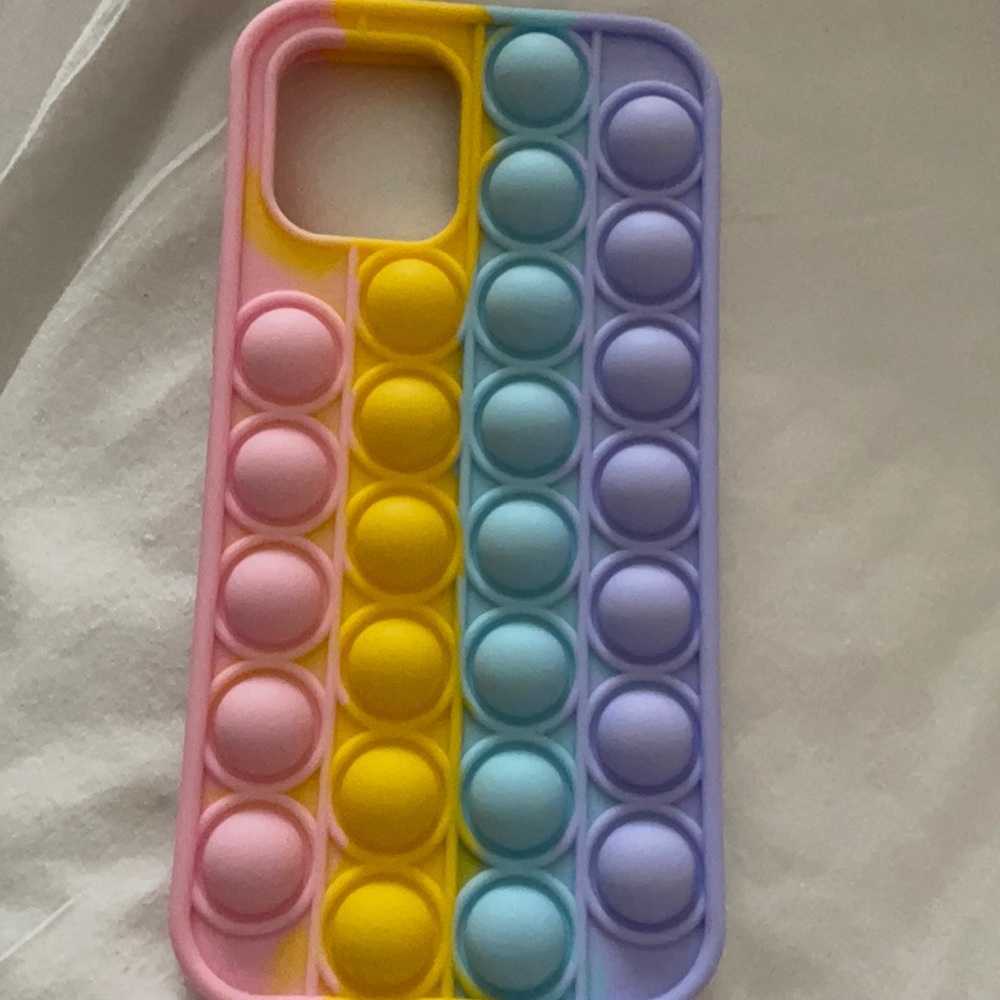 iPhone 12 fidget silicone case